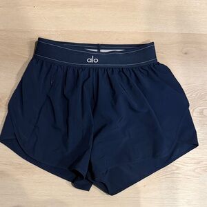 ALO Yoga Women's Dark Blue Athletic Shorts SMALL